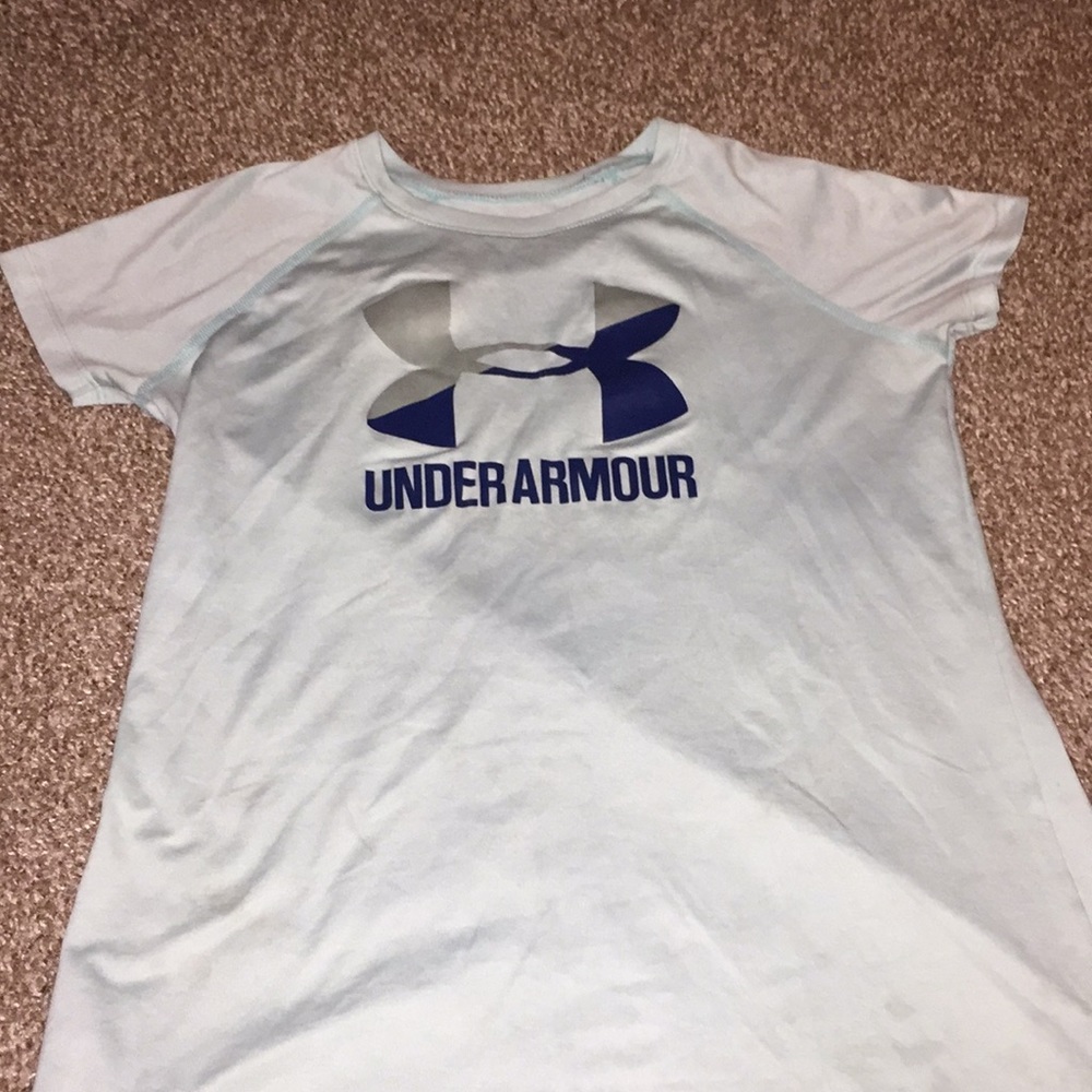 Girls under amour shirt size YLG